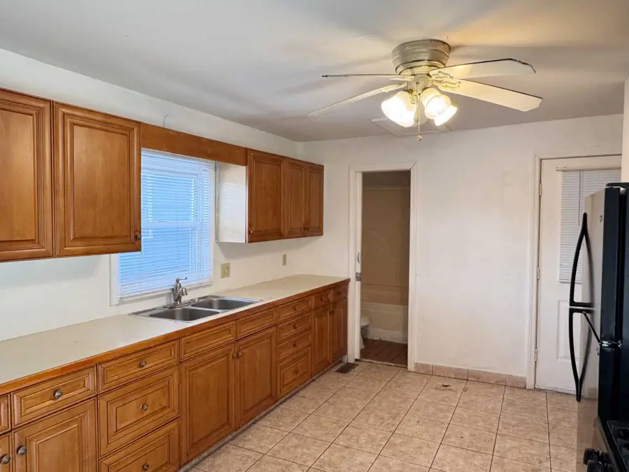 130 North Elm Street, Torrington, CT 06790 - Image #3