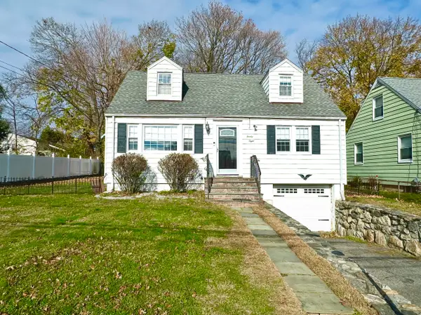 28 Aquila Road, Stamford, CT 06902