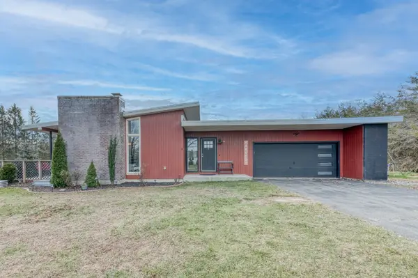 35 Ridge Road, Plymouth, CT 06786