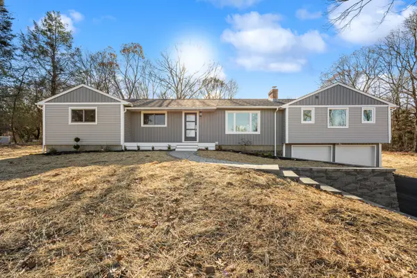 27 Tuttle Court, Bethany, CT 06524