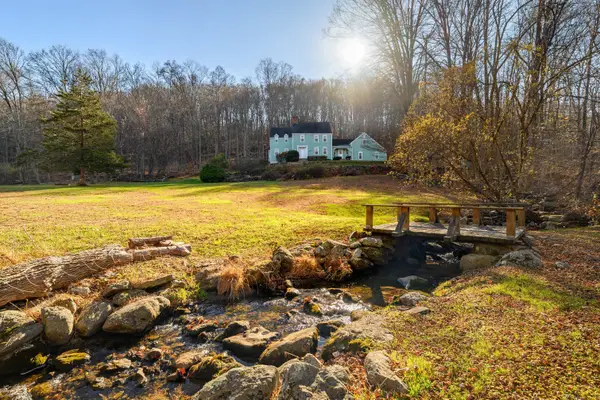 14 Concord Ridge Road, Newtown, CT 06470