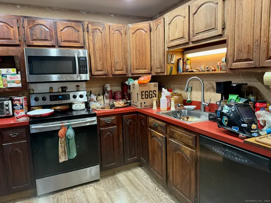 35 Monahan Lane, Naugatuck, CT 06770 - Image #3