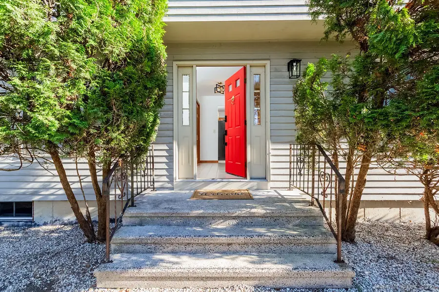 8 Phoebee Lane, Brookfield, CT 06804 - Image #2