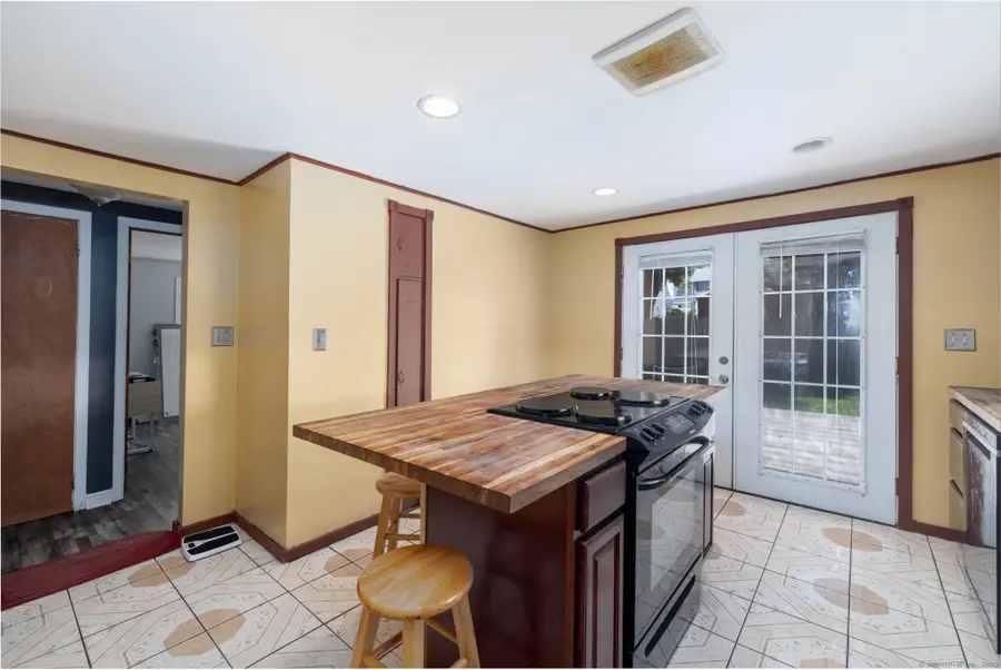 3 Twining Avenue, Waterbury, CT 06705 - Image #3