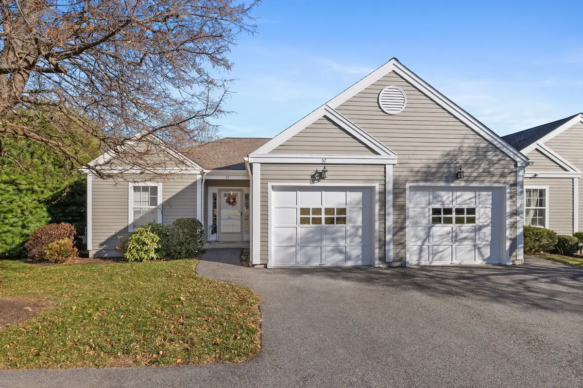 57 Elizabeth Circle #57, Newtown, CT 06482 - Image #1