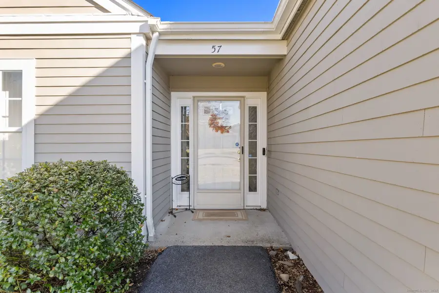 57 Elizabeth Circle #57, Newtown, CT 06482 - Image #2