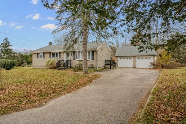 94 Massachusetts Road, Montville, CT 06370