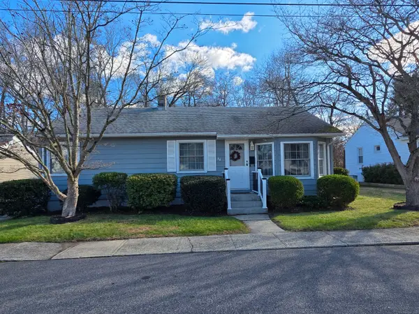 64 Woodrow Avenue, Norwich, CT 06360