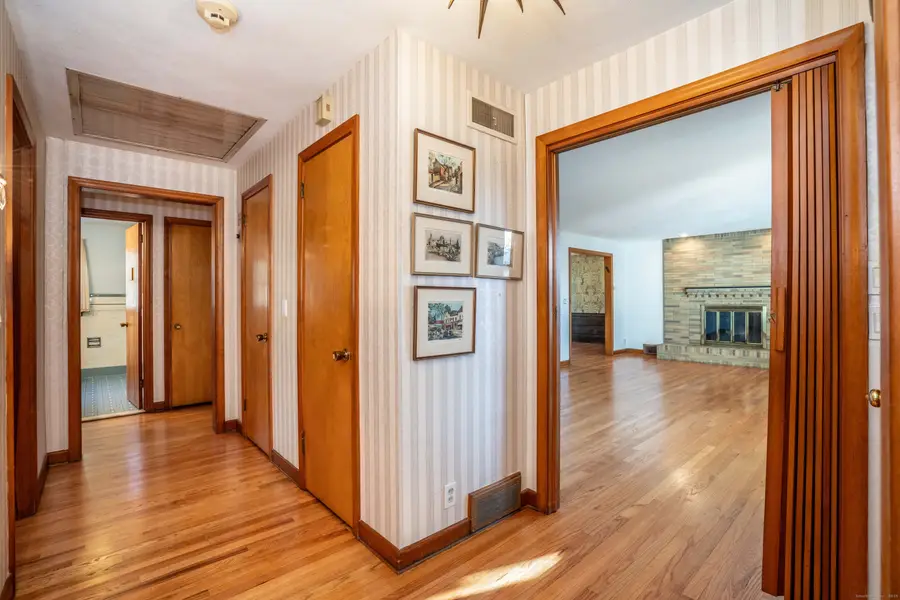 50 Magnolia Hill Hill, West Hartford, CT 06117 - Image #2