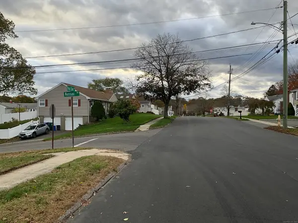 175 Post Oak Road, Stratford, CT 06614