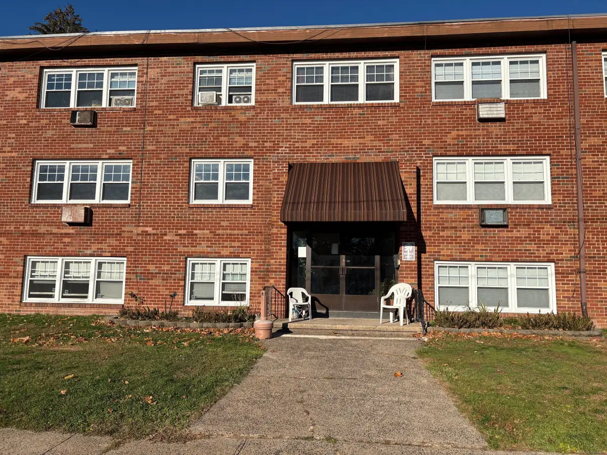 39 Hoffman Court #APT B3, Wallingford, CT 06492 - Image #1