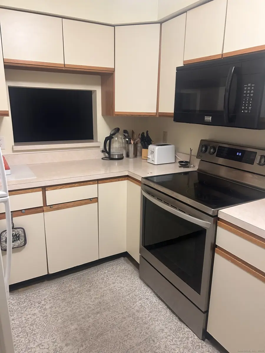 1367 Hanover Avenue #APT 703, Meriden, CT 06451 - Image #2