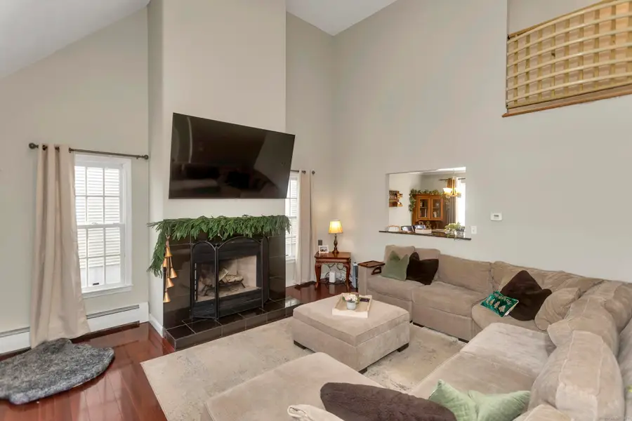 21 Brentwood Street, Springfield, MA 01108 - Image #2