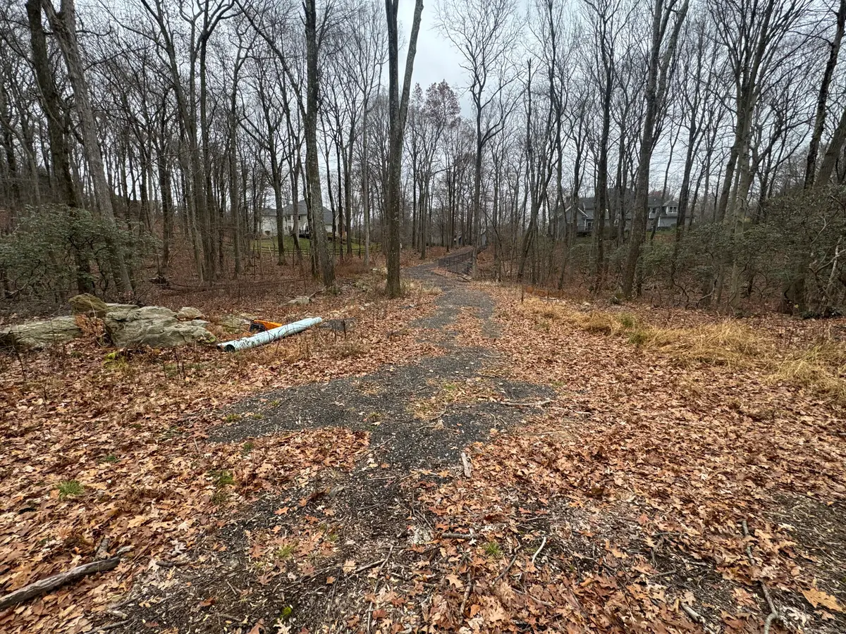 31 Oak Ridge Drive, Newtown, CT 06470 - Image #1