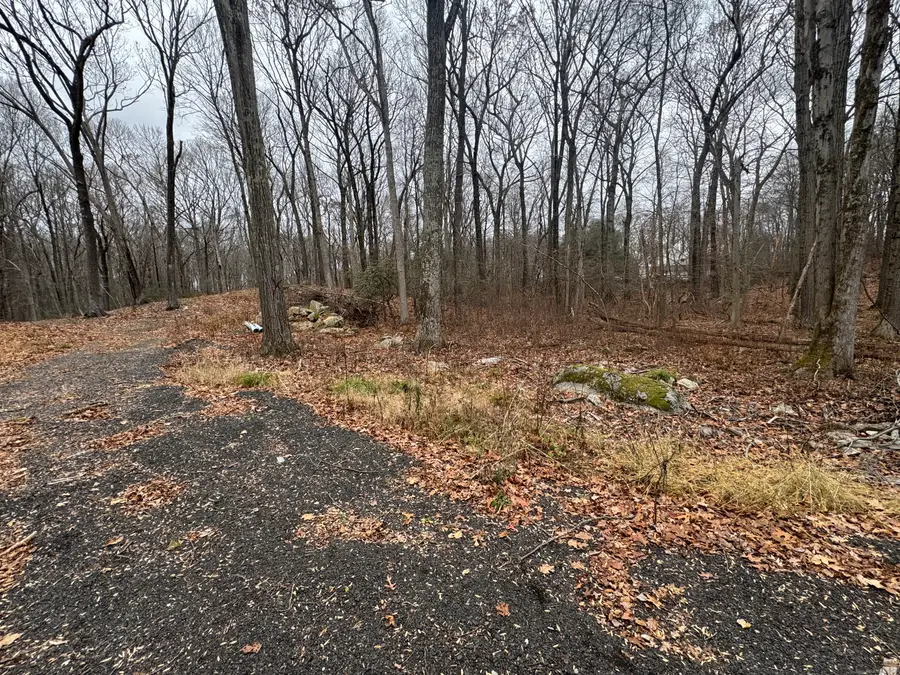 31 Oak Ridge Drive, Newtown, CT 06470 - Image #2