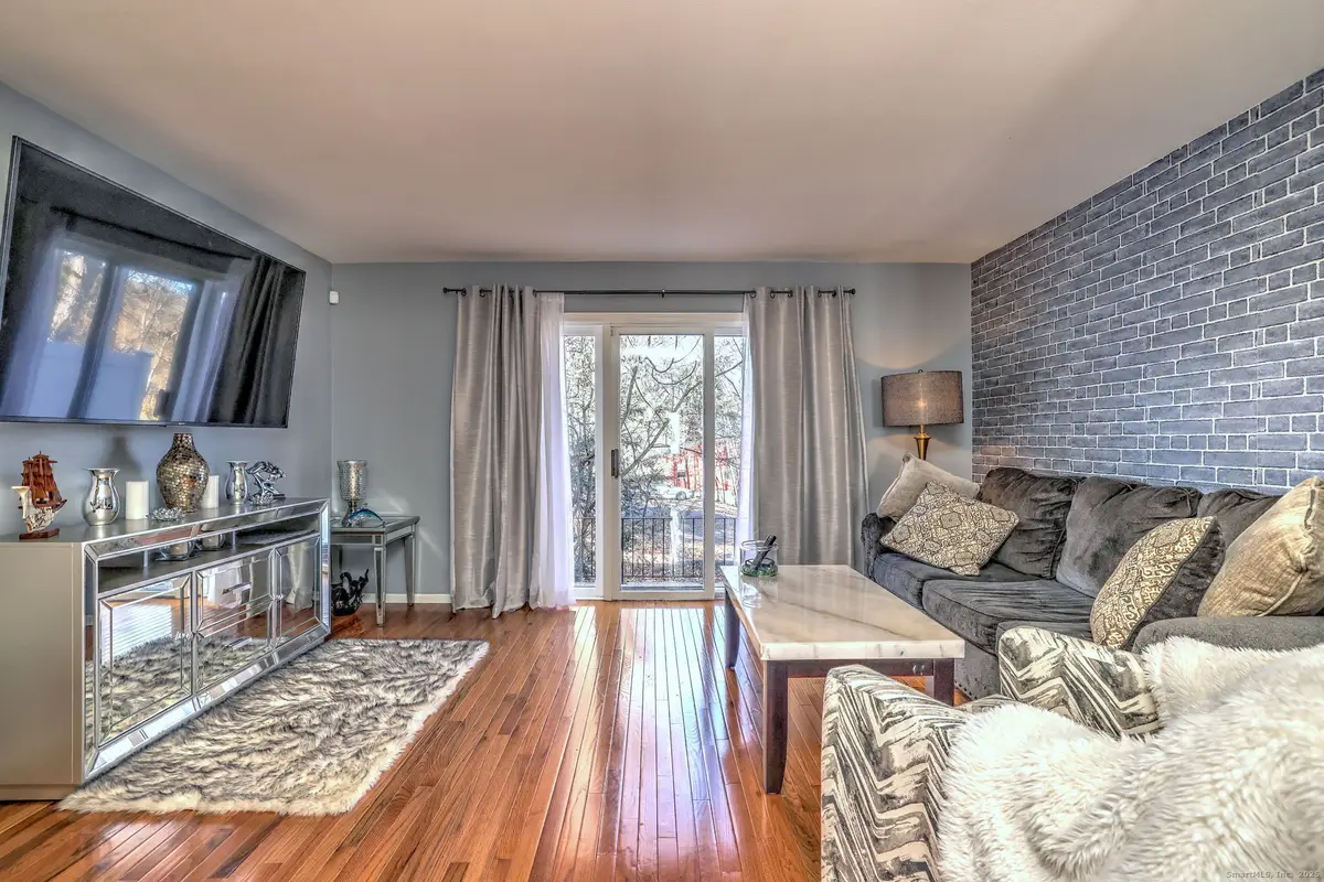 2838 Whitney Avenue #APT 2, Hamden, CT 06518 - Image #1
