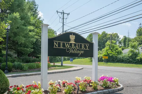 332 Still Water Circle #332, Brookfield, CT 06804