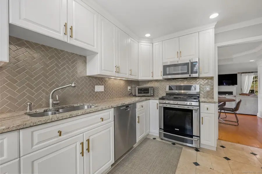 76 Hilary Circle #76, Fairfield, CT 06825 - Image #3