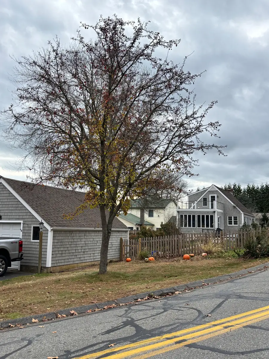 5 Attawan Avenue, Niantic, CT 06357 - Image #2