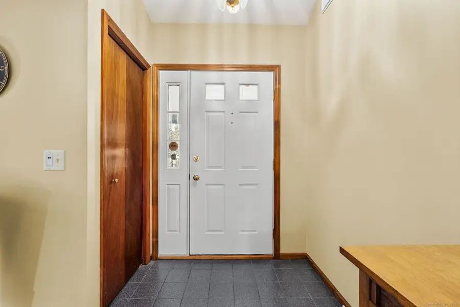 186 Stephen Drive, Meriden, CT 06450 - Image #3