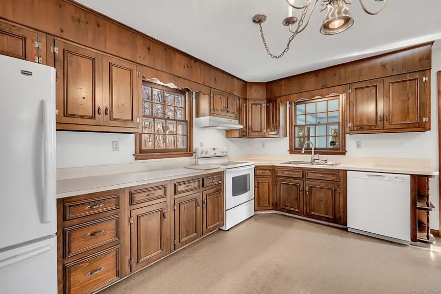 667 Upper Grassy Hill Road, Woodbury, CT 06798 - Image #3