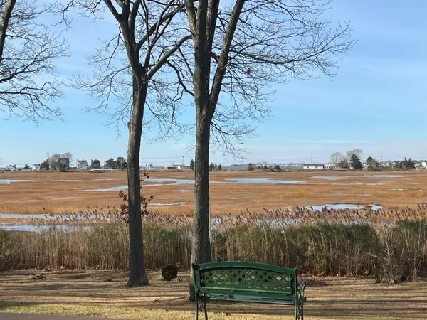 33 Briarwood Drive, Old Saybrook, CT 06475