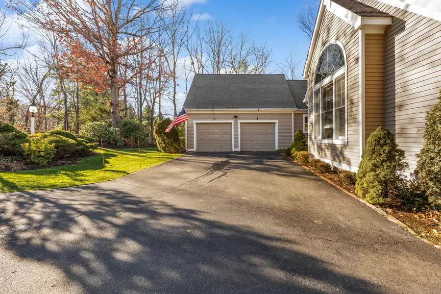 462 Castle Glenn, Cheshire, CT 06410 - Image #2