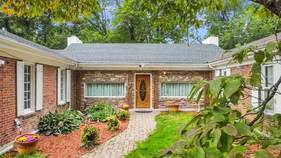 170 Hunter Drive, West Hartford, CT 06107 - Image #3