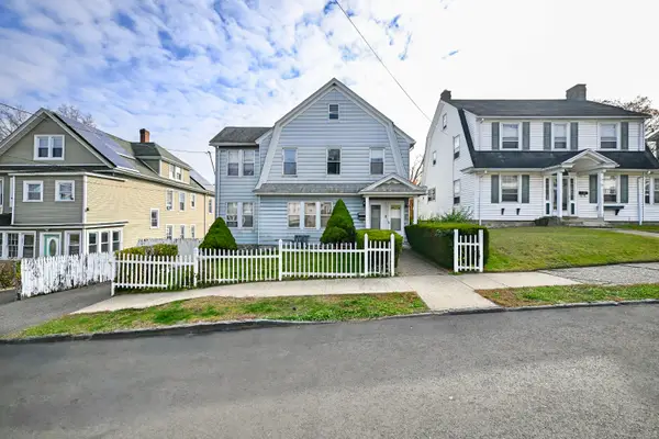 25 Manhattan Avenue, Bridgeport, CT 06606