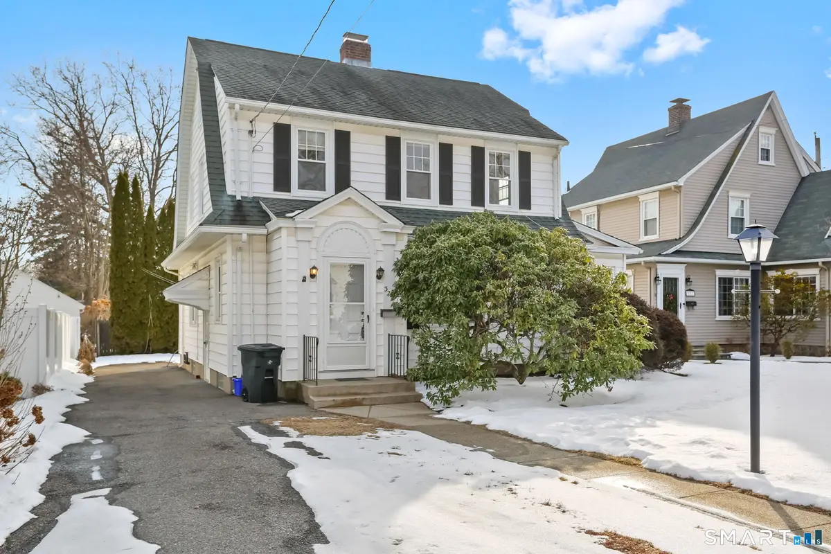 327 Meadowbrook Road, Fairfield, CT 06824 - Image #1