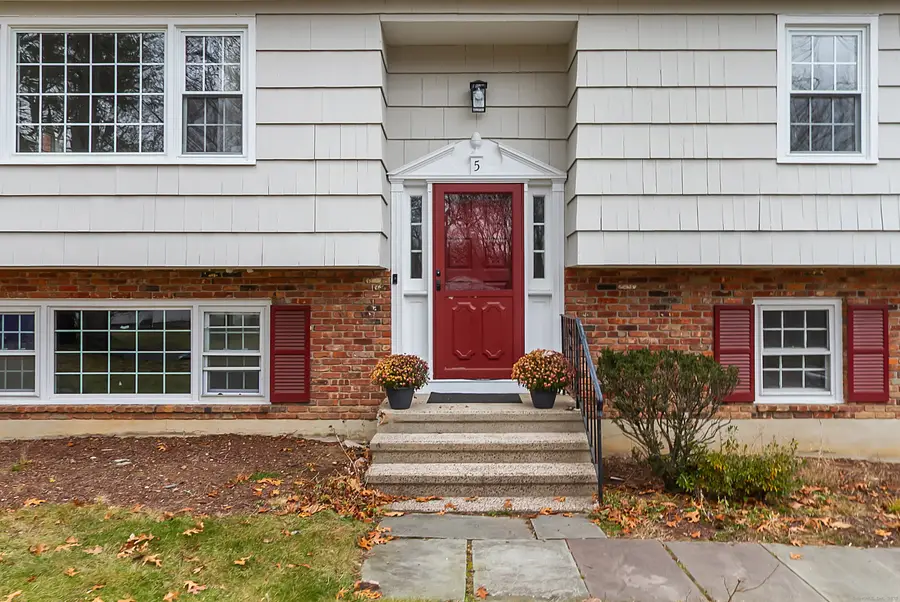 5 Nyselius Place, Stamford, CT 06905 - Image #2
