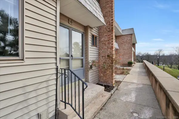 10 Briar Court #10, Cromwell, CT 06416