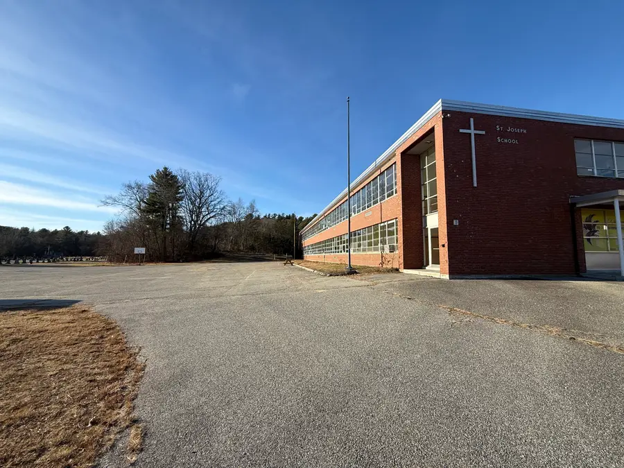 26 Main Street, North Grosvenordale, CT 06255 - Image #3