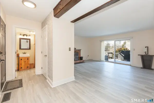 24 Woods Way #122A, Woodbury, CT 06798