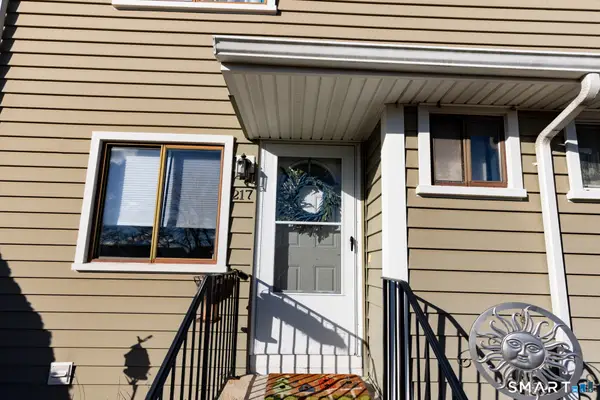 217 Monticello Drive #217, Branford, CT 06405