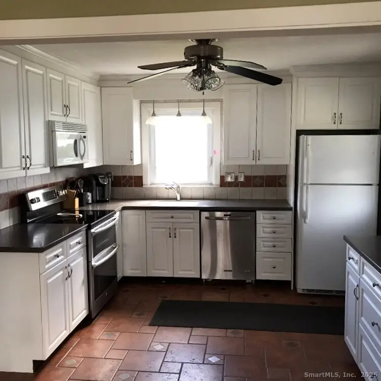 186 Chestnut Hill Avenue, Waterbury, CT 06704 - Image #2