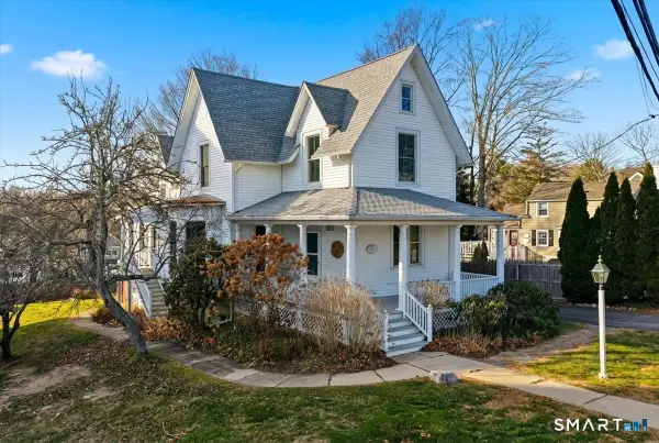 35 Prospect Street, Essex, CT 06426