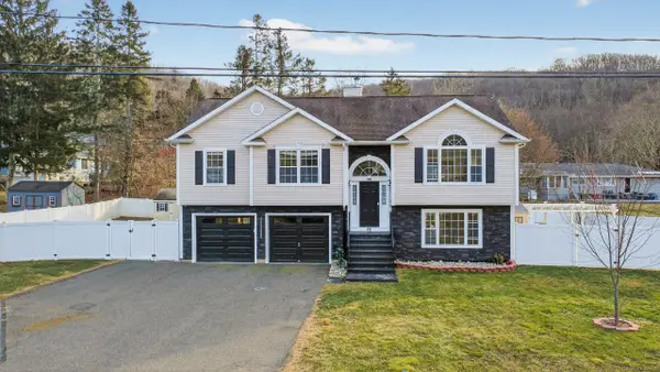 28 Margaret Circle, Naugatuck, CT 06770