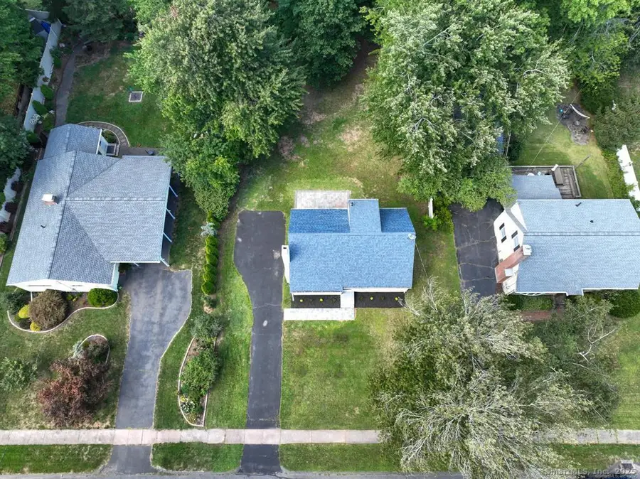 32 Miles Standish Drive, West Hartford, CT 06107 - Image #2