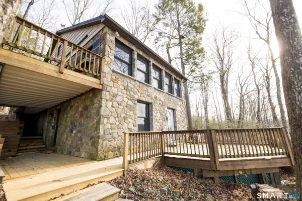 93 Lakeside Drive, Eastford, CT 06278