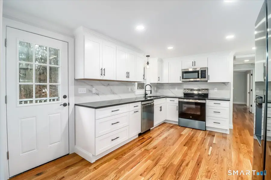 27 Long Meadow Lane, Bethel, CT 06801 - Image #2