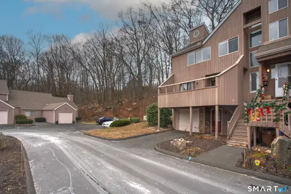 141 Spring Glen #141, Shelton, CT 06484