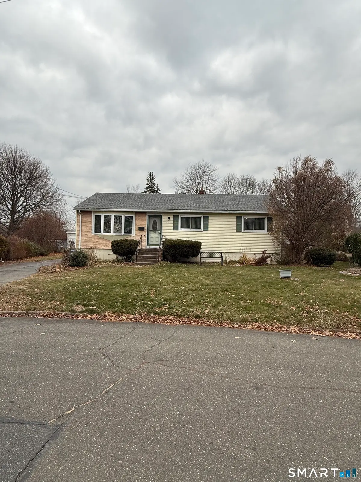 11 Flaum Drive, West Haven, CT 06516 - Image #1