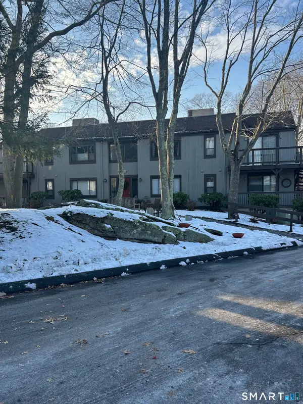 33 Harbour Village #D, Branford, CT 06405