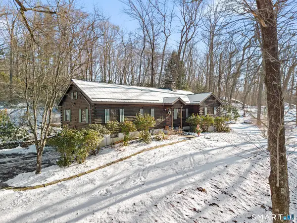 4 Rowledge Pond Road, Newtown, CT 06482