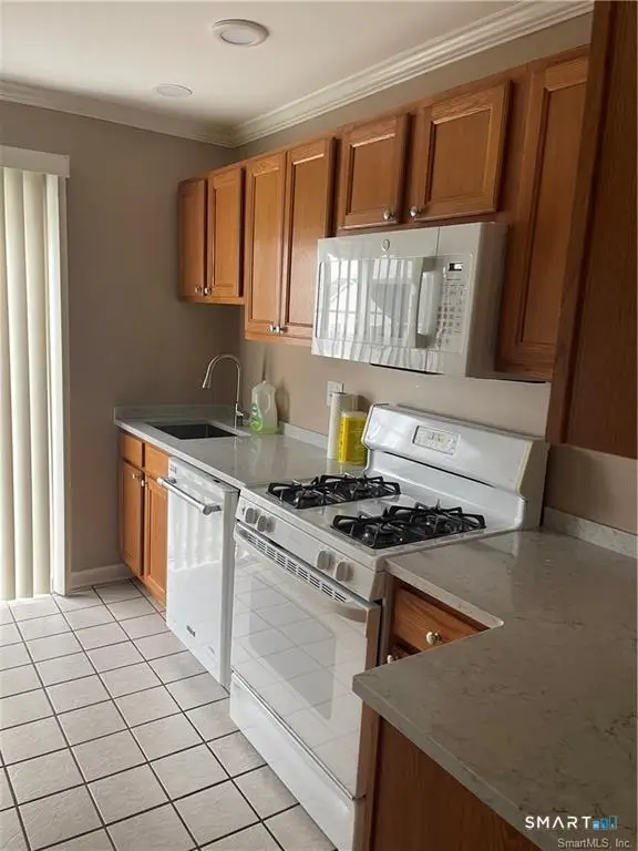 11 Mannions Lane #APT 11, Danbury, CT 06810 - Image #3