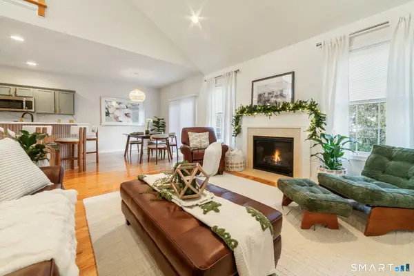 160 Barkledge Drive #160, Newington, CT 06111