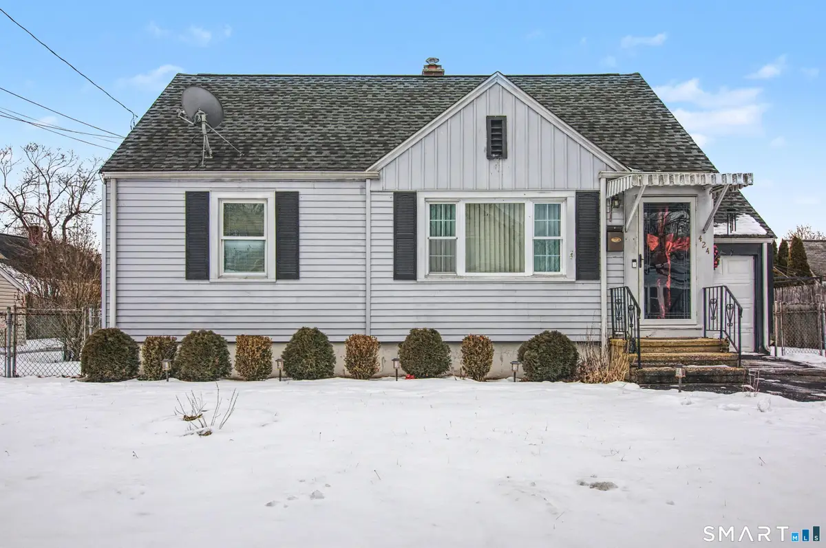 424 Circular Avenue, Hamden, CT 06514 - #1