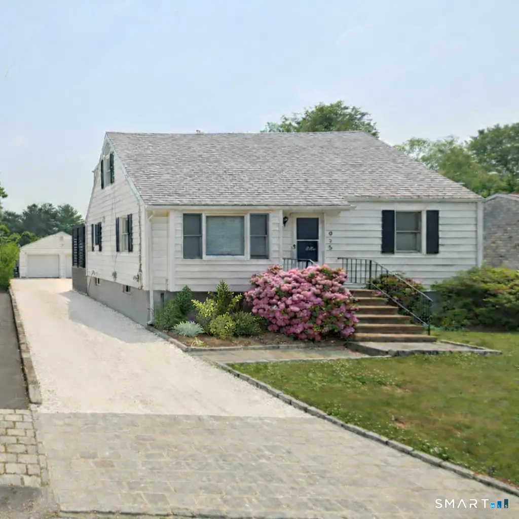 915 South Pine Creek Road, Fairfield, CT 06824 - Image #1