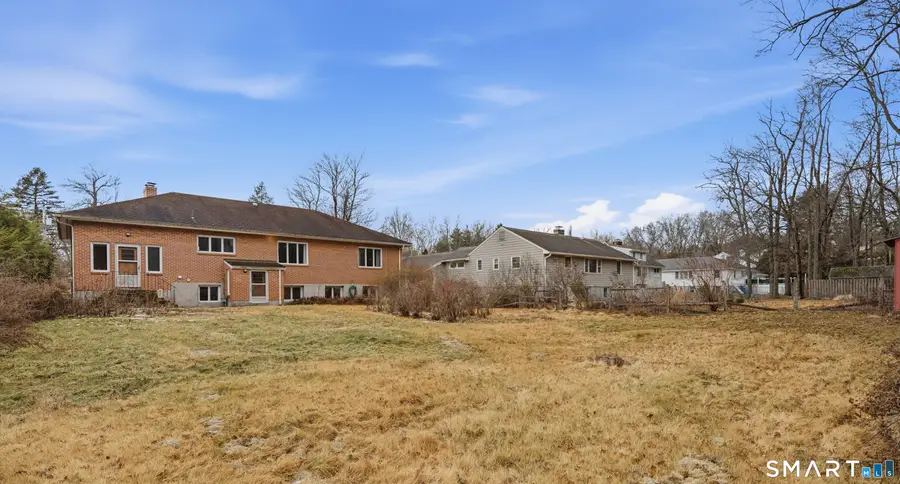 30 Ravenwood Road, West Hartford, CT 06107 - Image #3